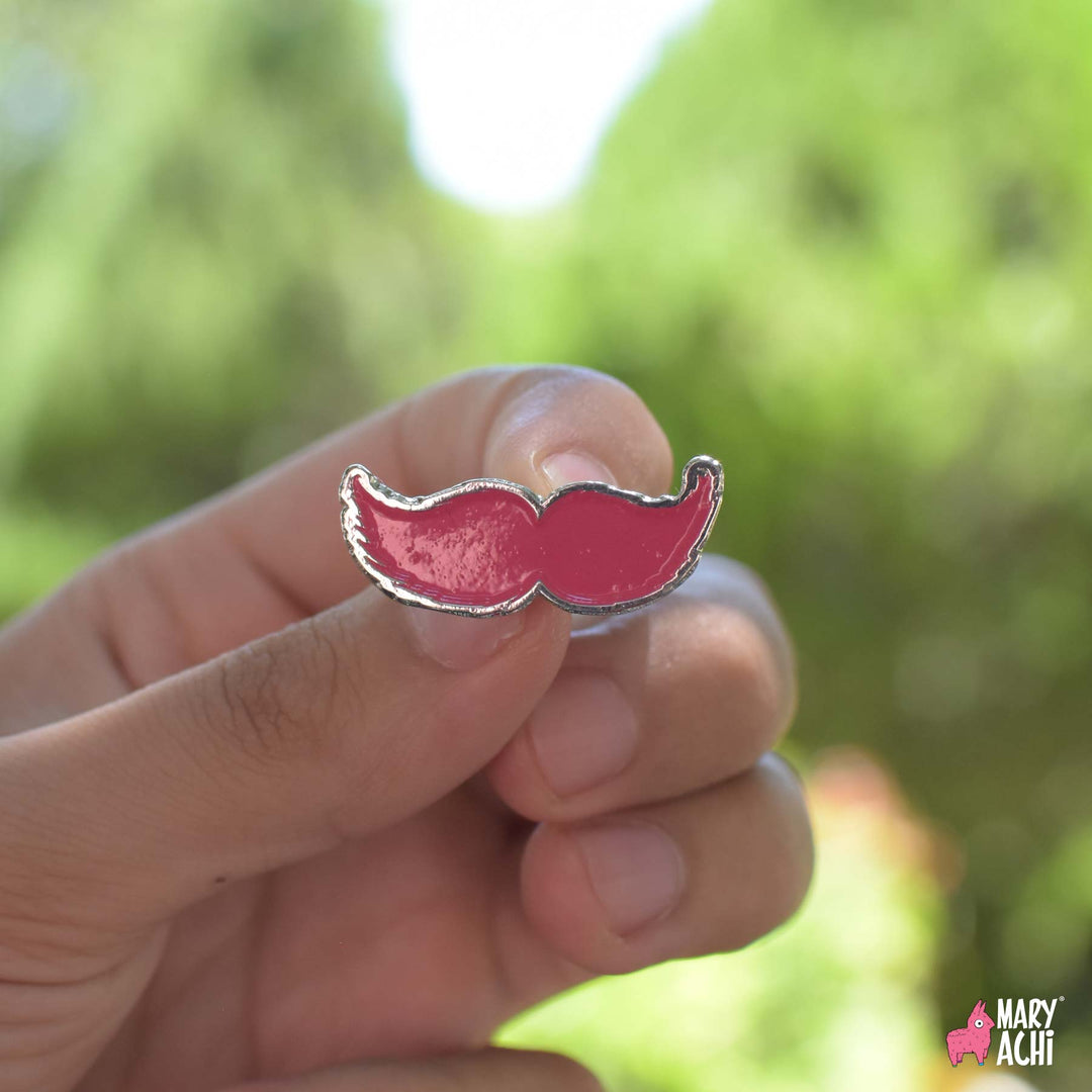 Mustacsio Pin